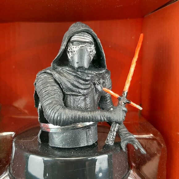 Kylo Ren Candy Dispenser Gumball Machine Star Wars The Force Awakens Disney 2015 - Picture 3 of 10